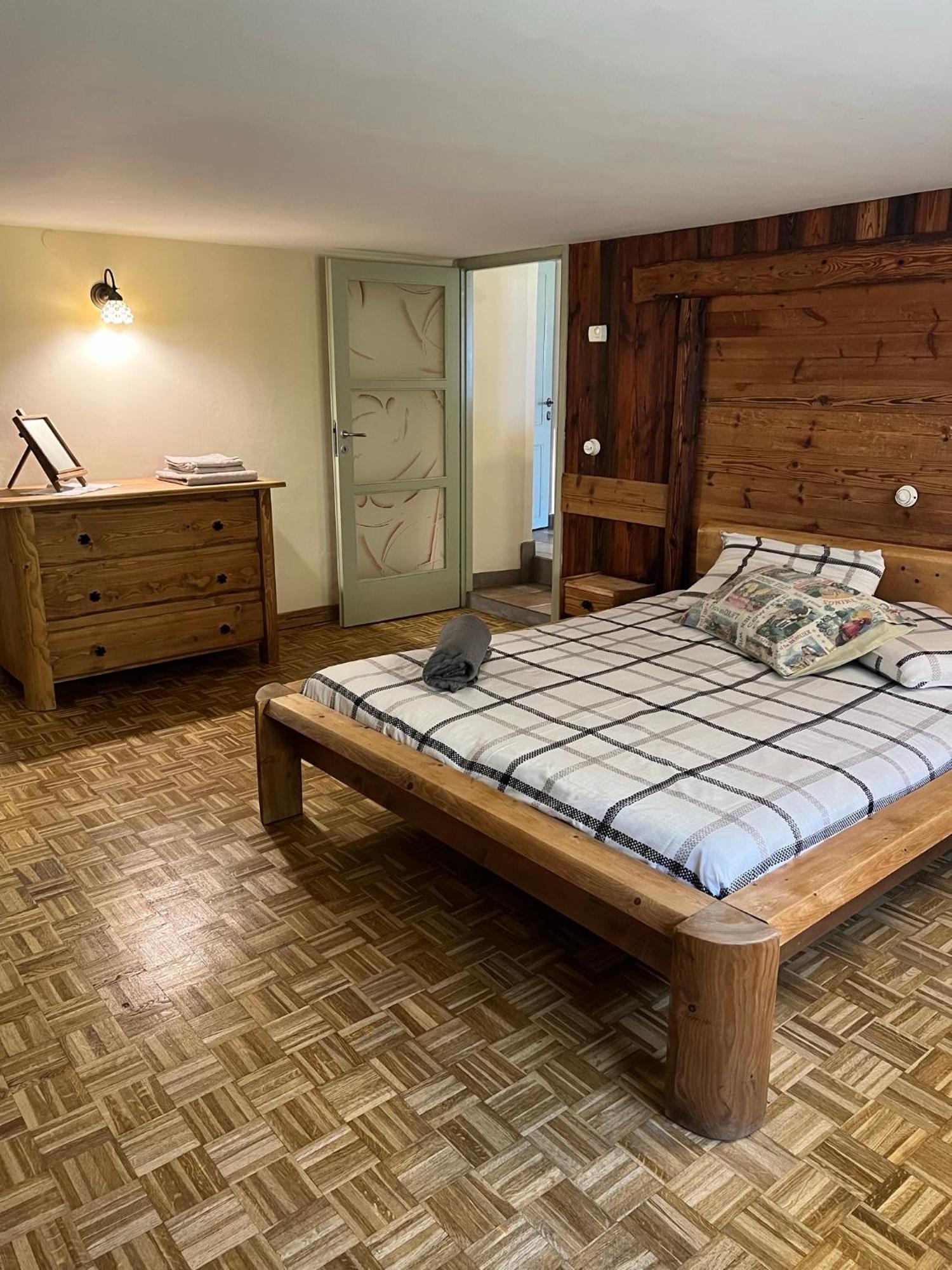 Profumo Di Legno Apartment Aosta Exterior foto